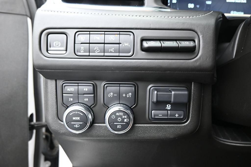 Used 2024 GMC Yukon Denali Ultimate AWD/4WD image 12
