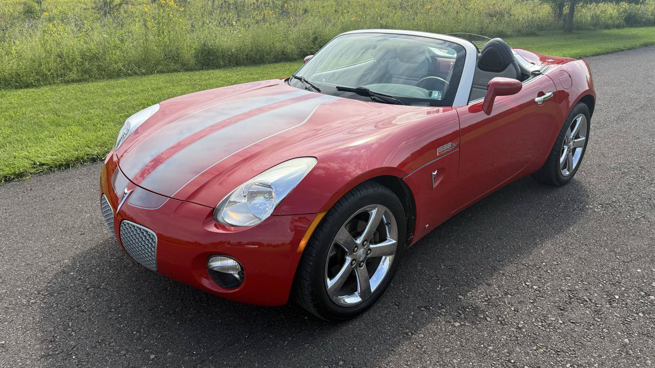 Used 2008 Pontiac Solstice Convertible w/ Premium Package RWD image 15