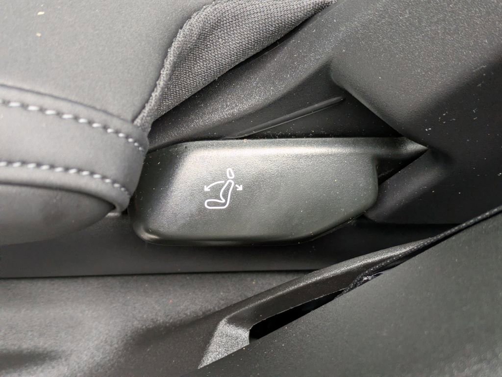 Certified 2025 Volvo EX90 Ultra w/ Protection Package Premier image 17