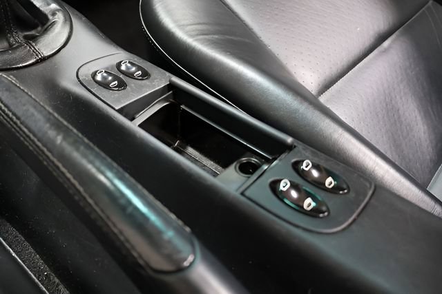 Used 2001 Porsche 911 Carrera 4 image 33