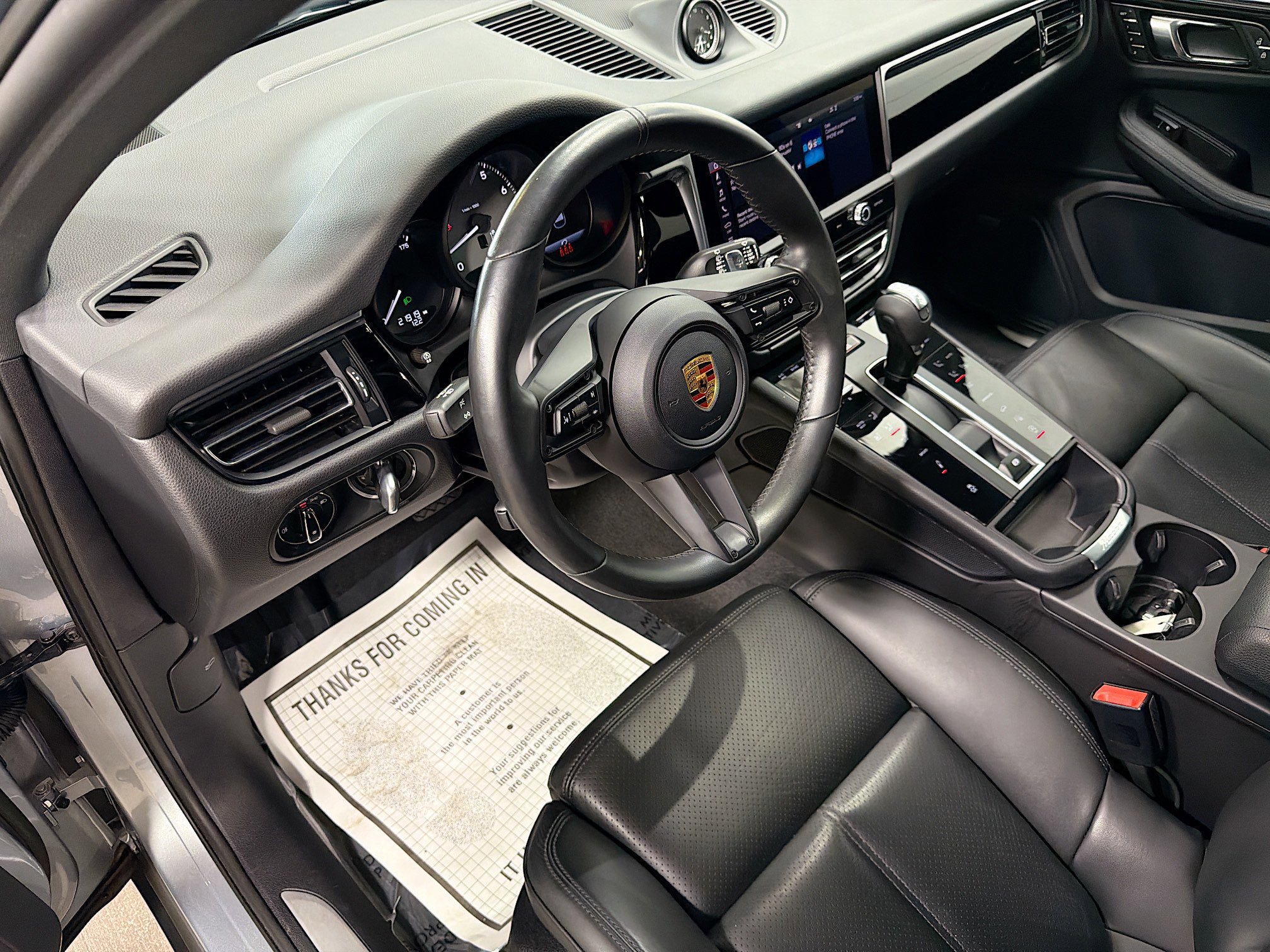 Certified 2022 Porsche Macan S AWD/4WD image 4