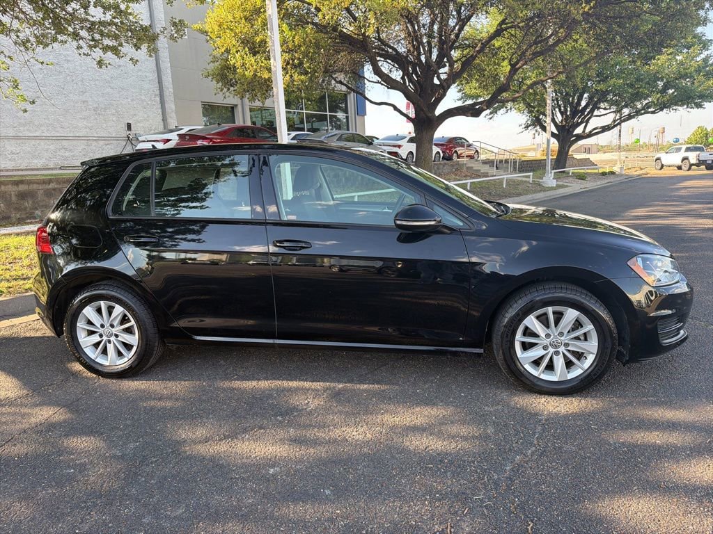 Used 2016 Volkswagen Golf S image 2