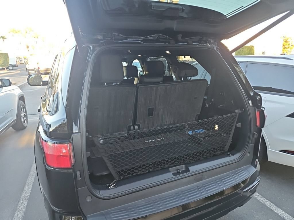 Used 2024 Toyota Sequoia Platinum AWD/4WD image 2