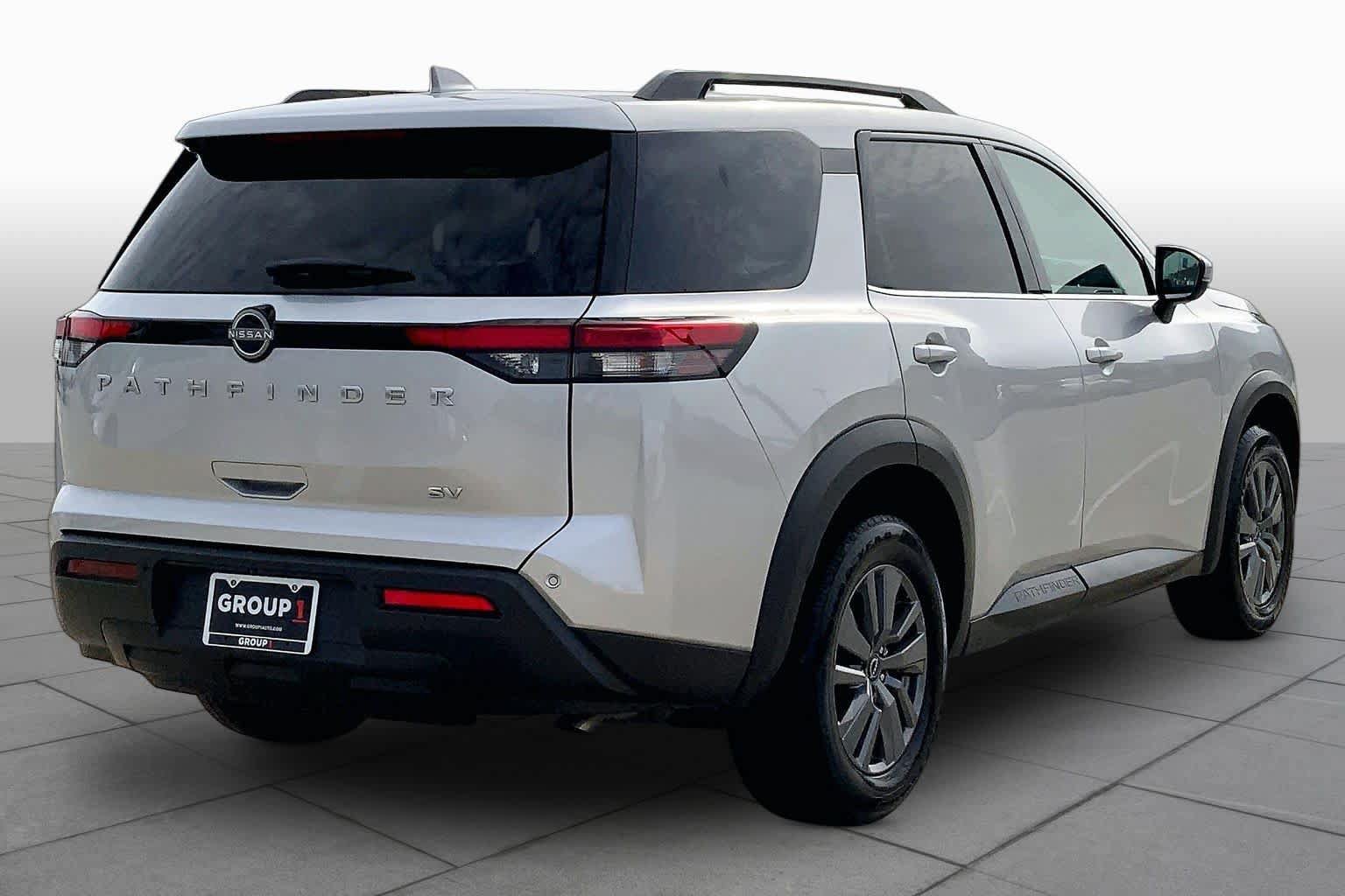 Used 2024 Nissan Pathfinder SV FWD image 13