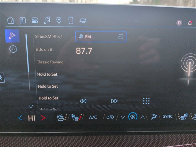 Used 2024 Chevrolet Traverse RS image 13