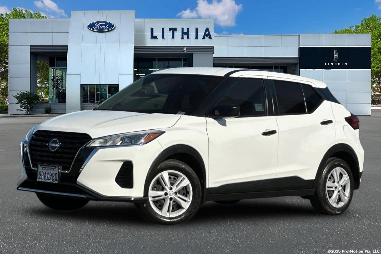 Used 2024 Nissan Kicks S FWD image 1