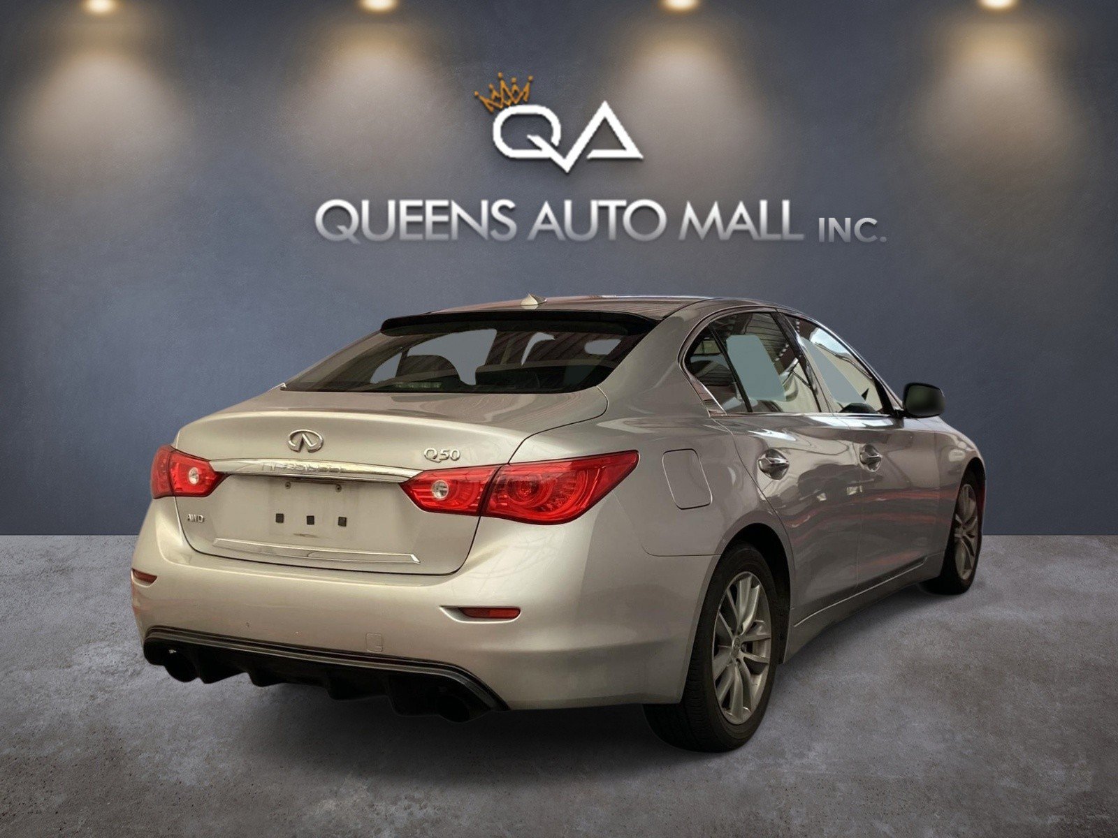 Used 2017 INFINITI Q50 3.0t Premium w/ 3.0T Premium Plus Package AWD/4WD image 4