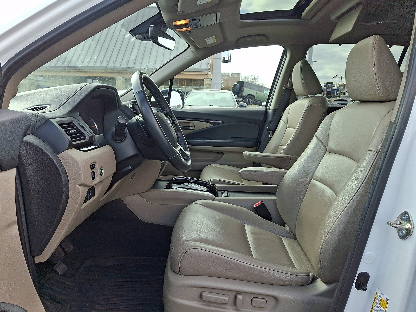 Used 2020 Honda Pilot Touring image 15