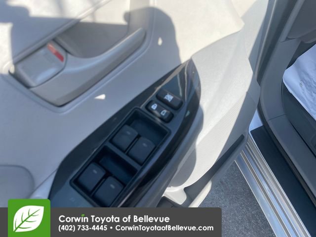 Used 2011 Toyota Sienna LE w/ Towing Pkg image 19