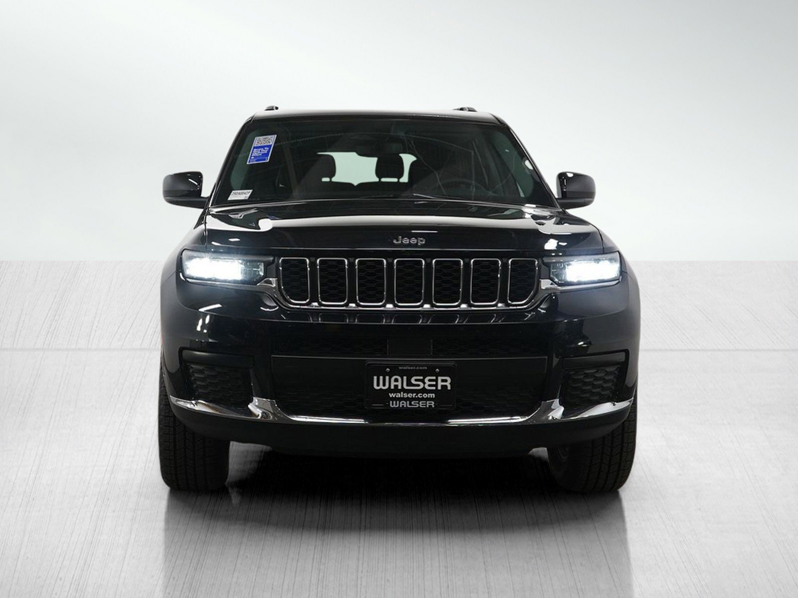 Used 2023 Jeep Grand Cherokee L Laredo image 8