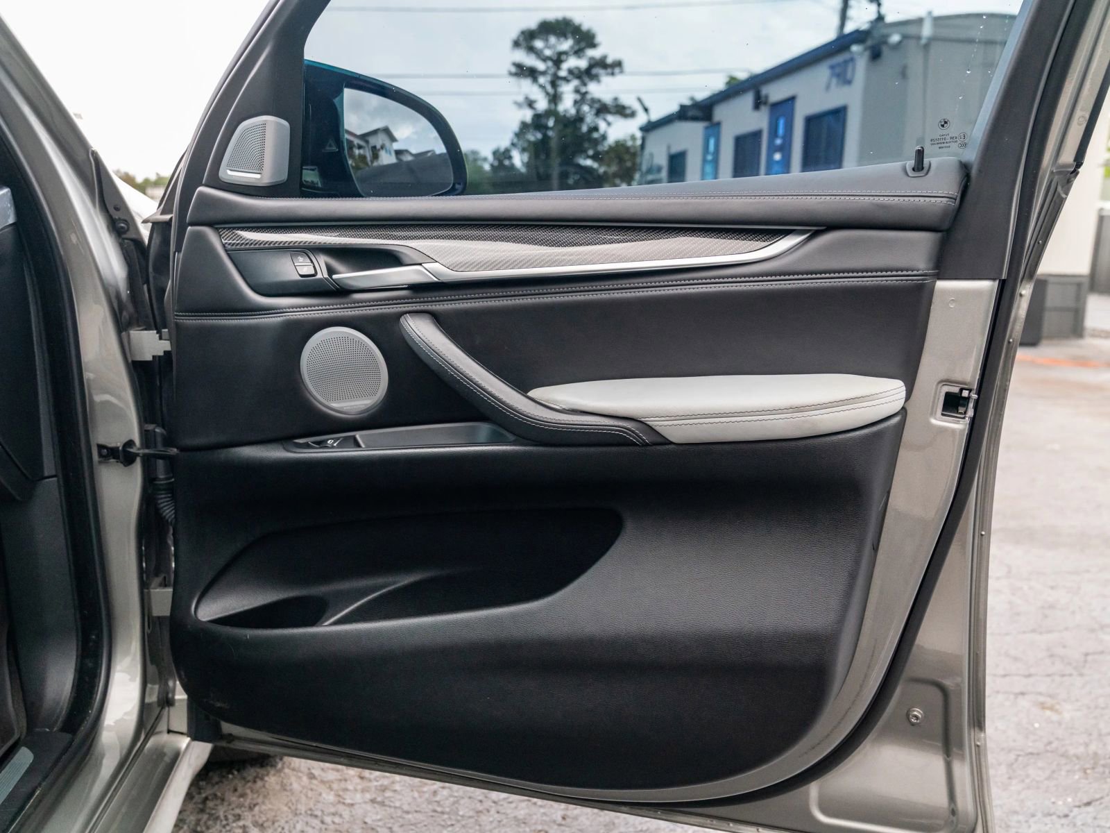 Used 2017 BMW X5 M image 47