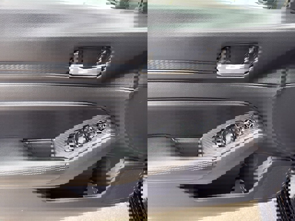 Used 2024 Nissan Altima 2.5 SV image 9