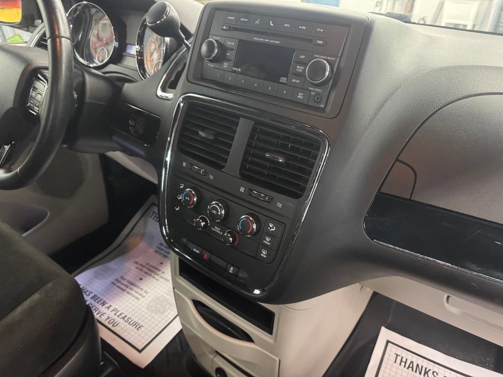 Used 2015 Dodge Grand Caravan SE FWD image 22