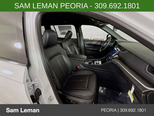 New 2025 Jeep Grand Cherokee L Limited w/ Black Appearance Package image 29