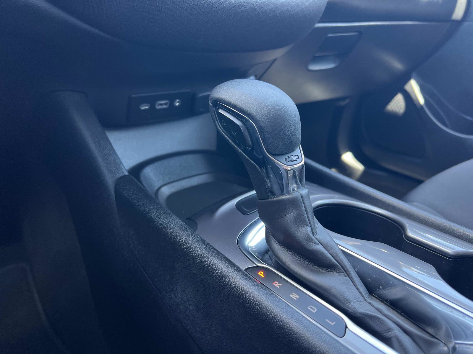 Used 2021 Chevrolet Malibu LS FWD image 16