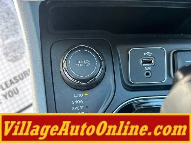 Used 2019 Jeep Cherokee Limited w/ Trailer Tow Group AWD/4WD image 28