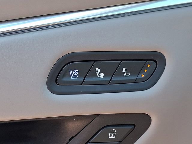 Certified 2022 Cadillac Escalade Premium Luxury Platinum w/ Heavy-Duty Trailer Package AWD/4WD image 30
