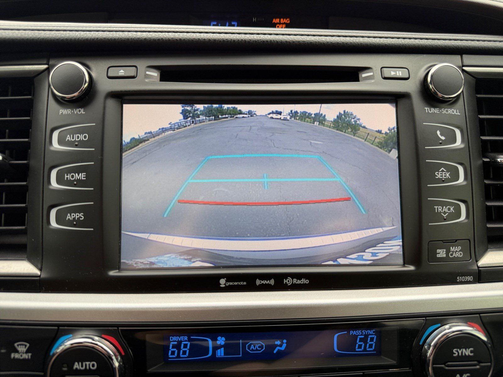 Used 2019 Toyota Highlander XLE AWD/4WD image 27