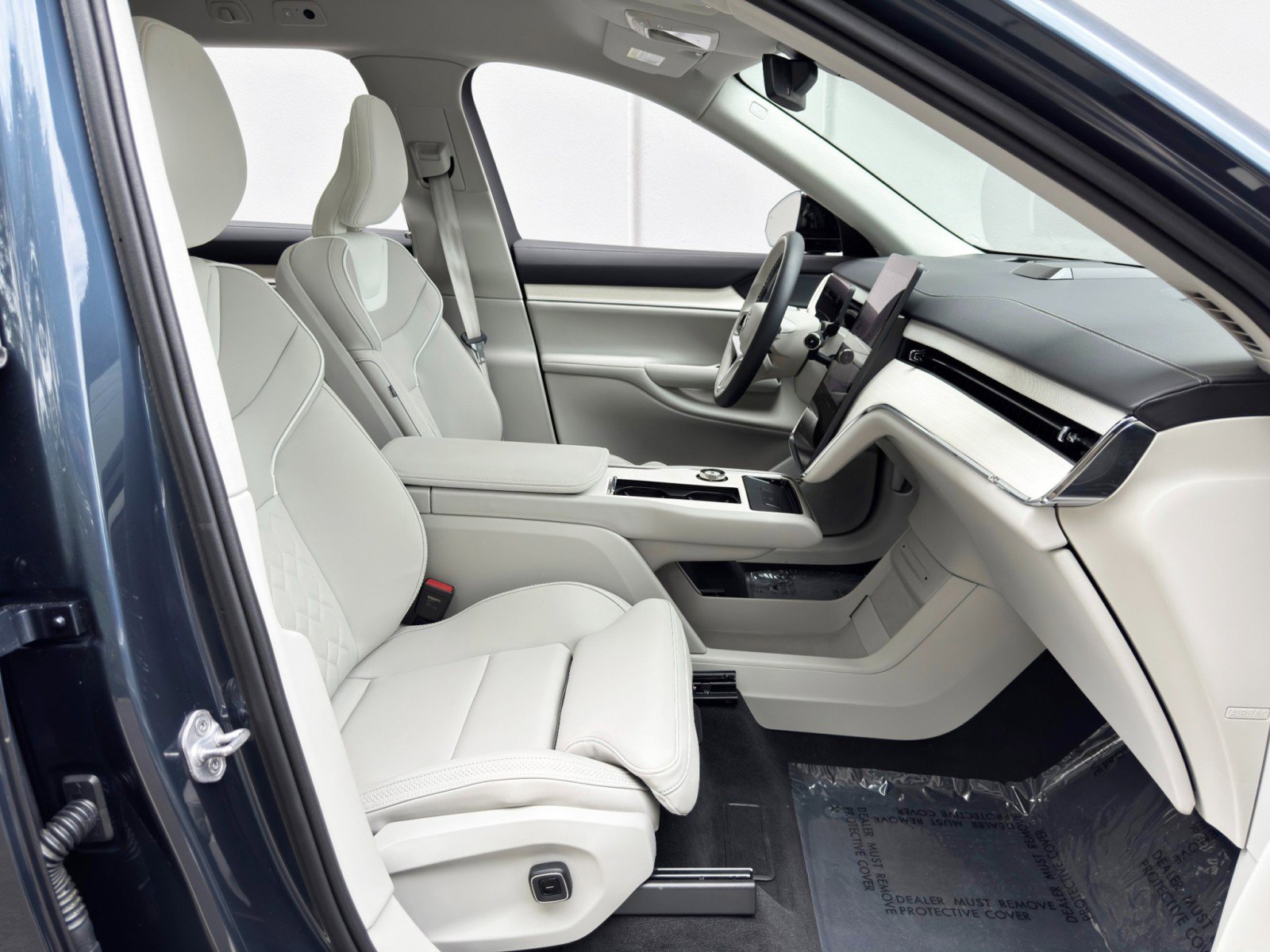Used 2025 Volvo EX90 Plus AWD/4WD image 16