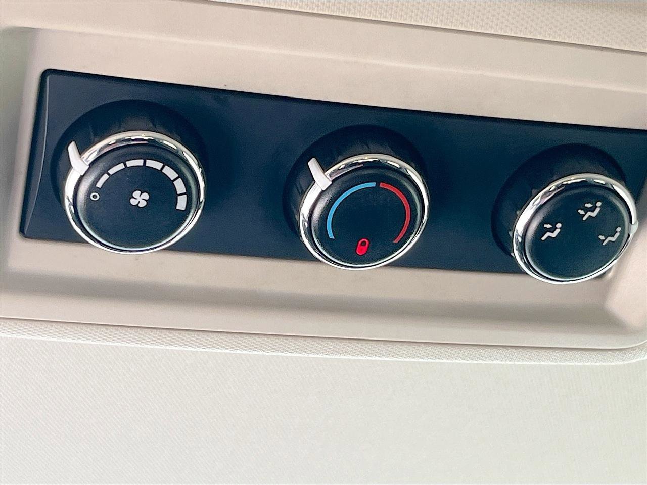 Used 2019 Dodge Grand Caravan SE image 24