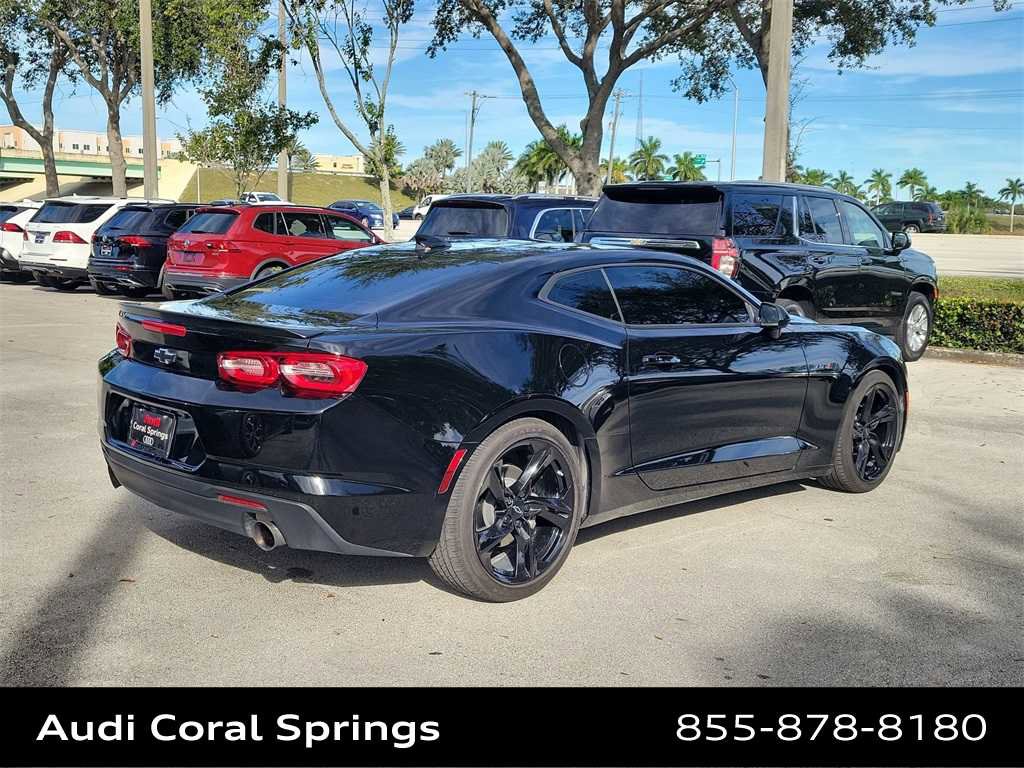 Used 2022 Chevrolet Camaro LT w/ Technology Package image 8