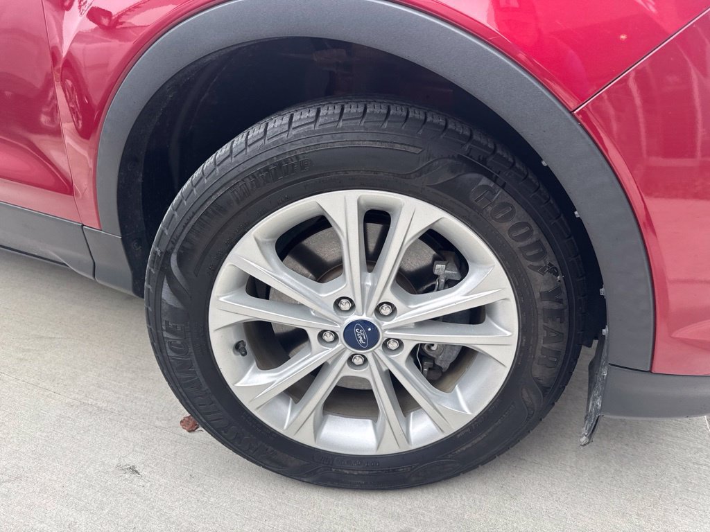 Used 2017 Ford Escape SE w/ SE Cold Weather Package AWD/4WD image 18