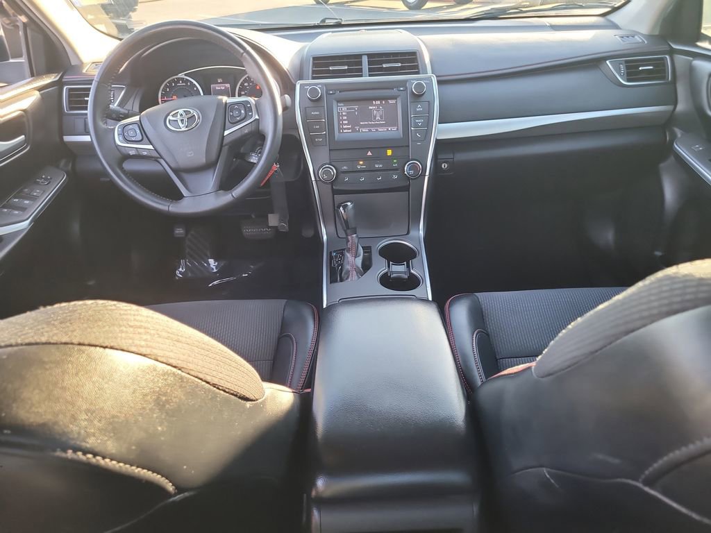 Used 2017 Toyota Camry SE image 12