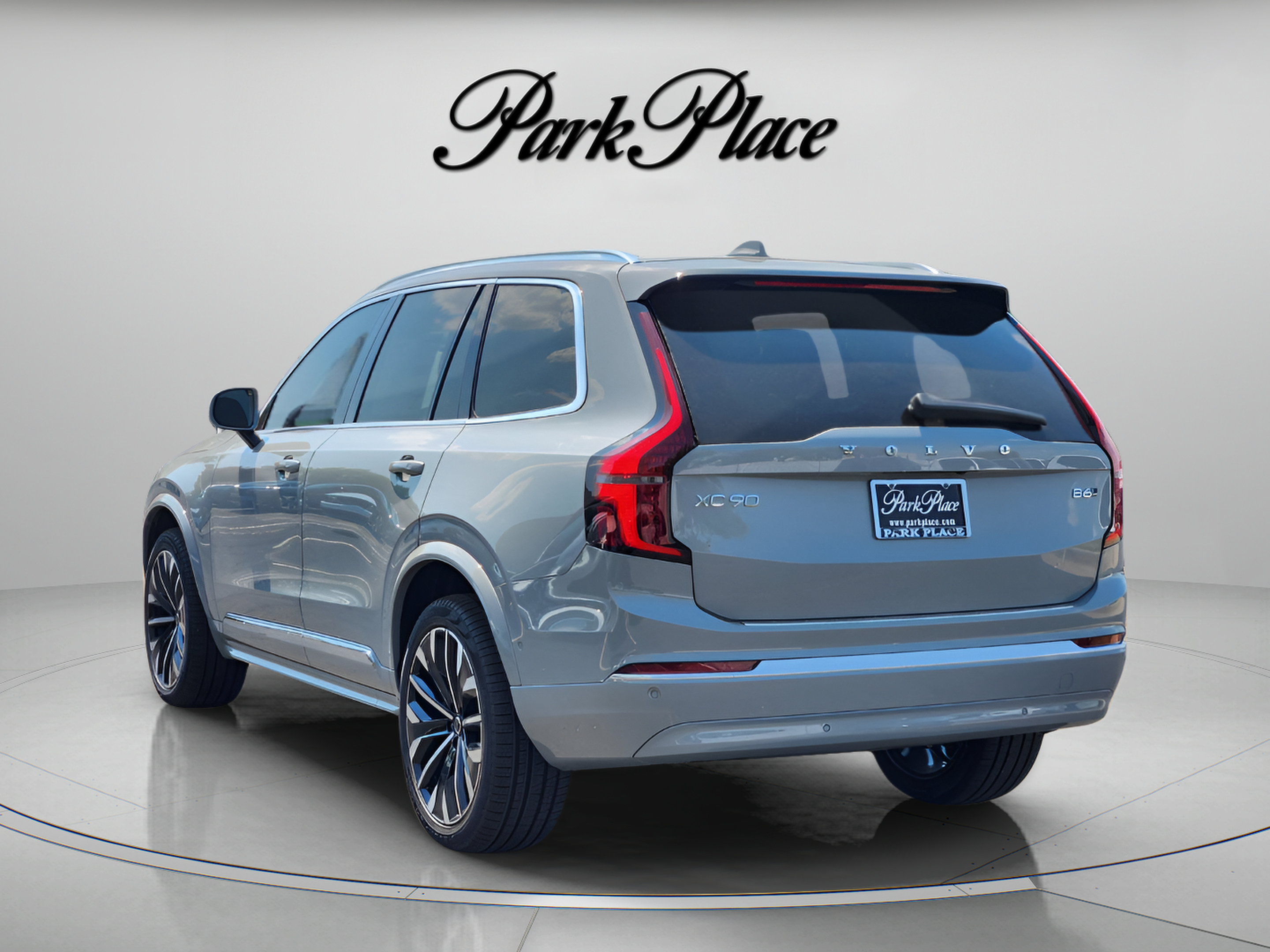 Used 2026 Volvo XC90 B6 Plus w/ Protection Package Premier AWD/4WD image 3