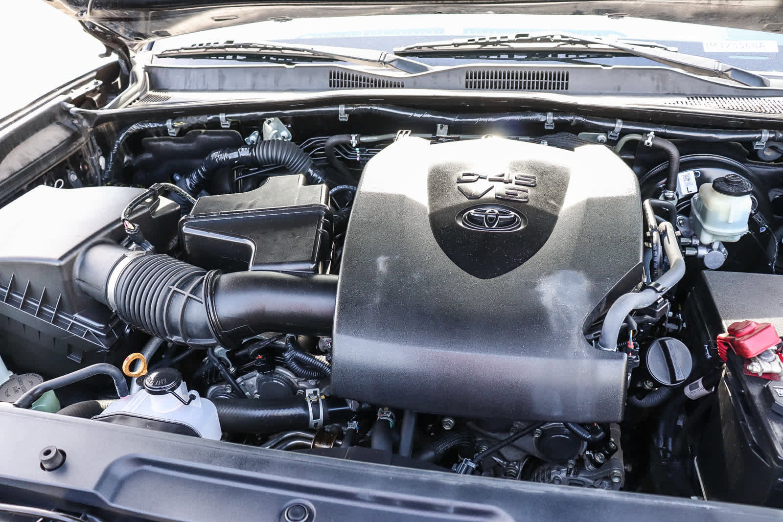 Used 2018 Toyota Tacoma TRD Sport w/ Technology Package image 33