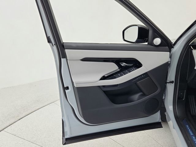 New 2025 Land Rover Range Rover Evoque Dynamic SE image 27