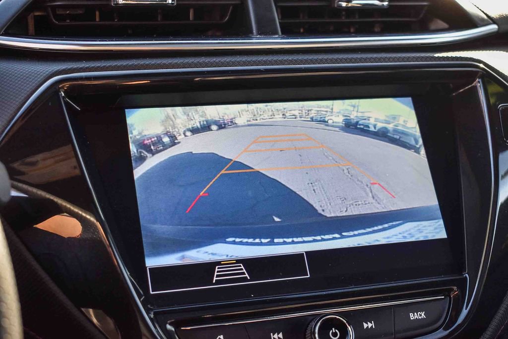 Used 2023 Chevrolet TrailBlazer RS w/ Sun and Liftgate Package image 23