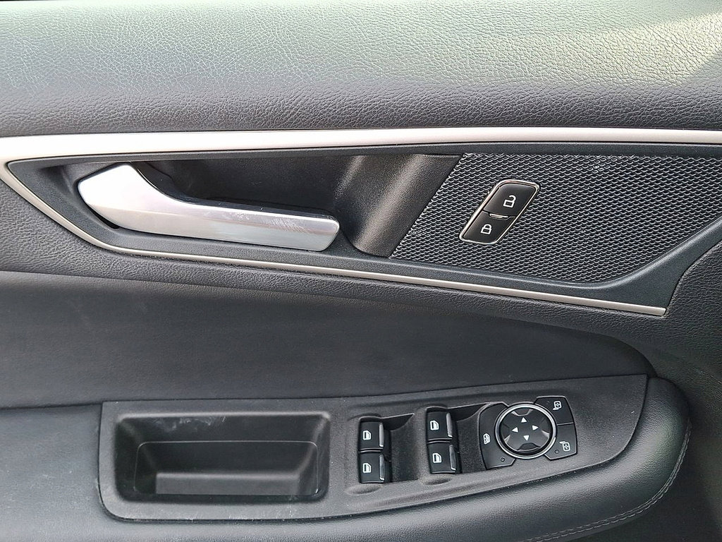 Certified 2024 Ford Edge SEL image 10