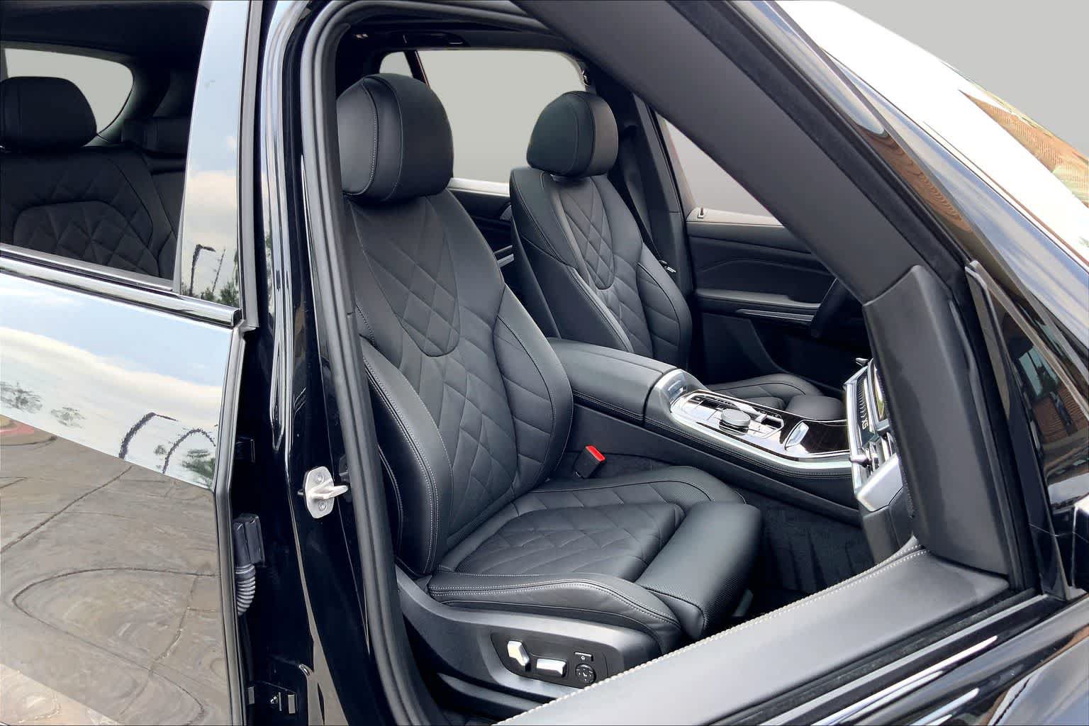 Used 2024 BMW X5 sDrive40i w/ M Sport Package RWD image 9