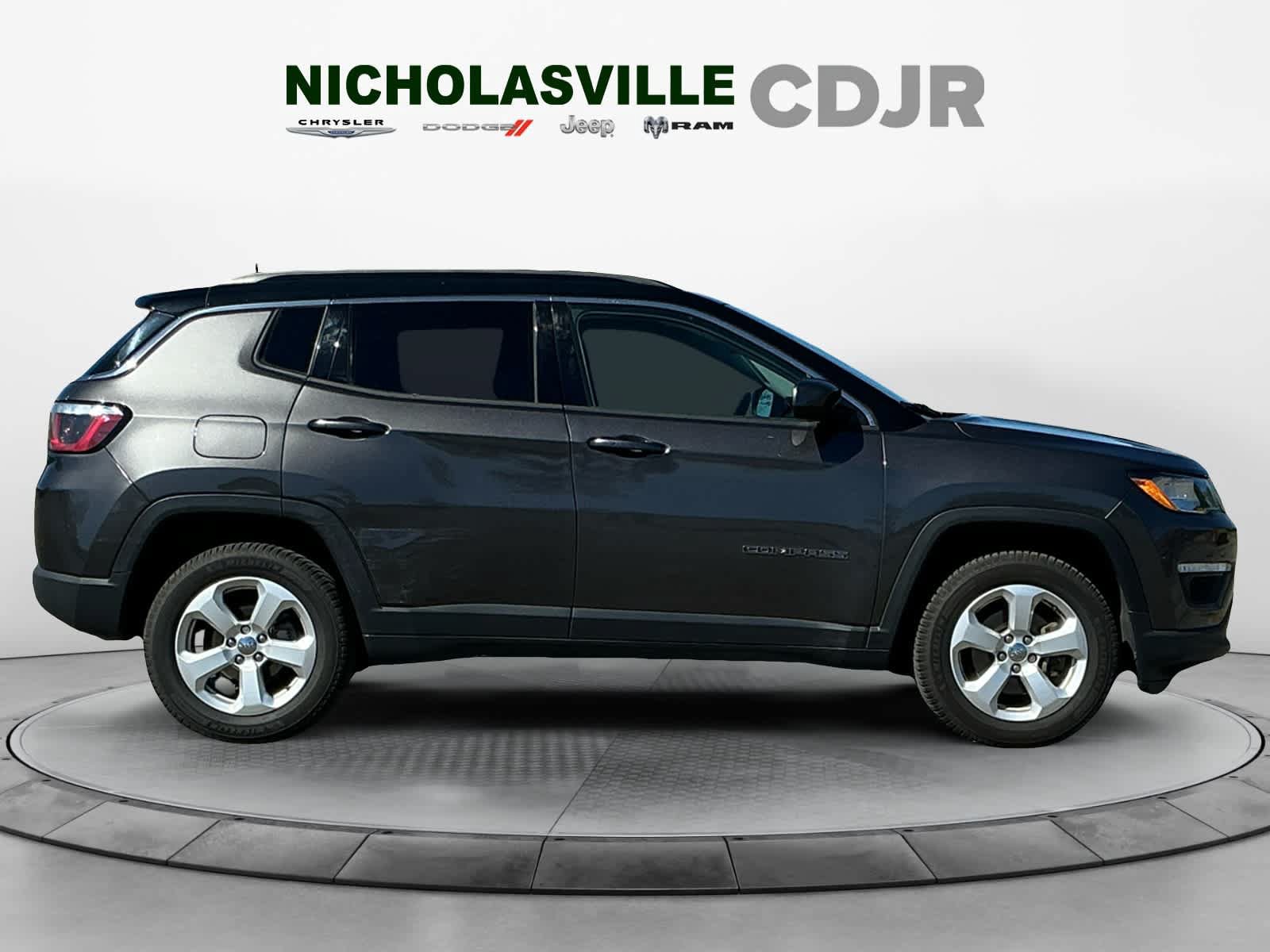 Used 2018 Jeep Compass Latitude w/ Popular Equipment Group AWD/4WD image 6