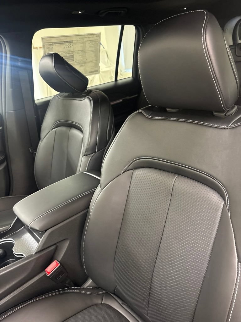 New 2026 Jeep Grand Cherokee L Limited AWD/4WD image 17
