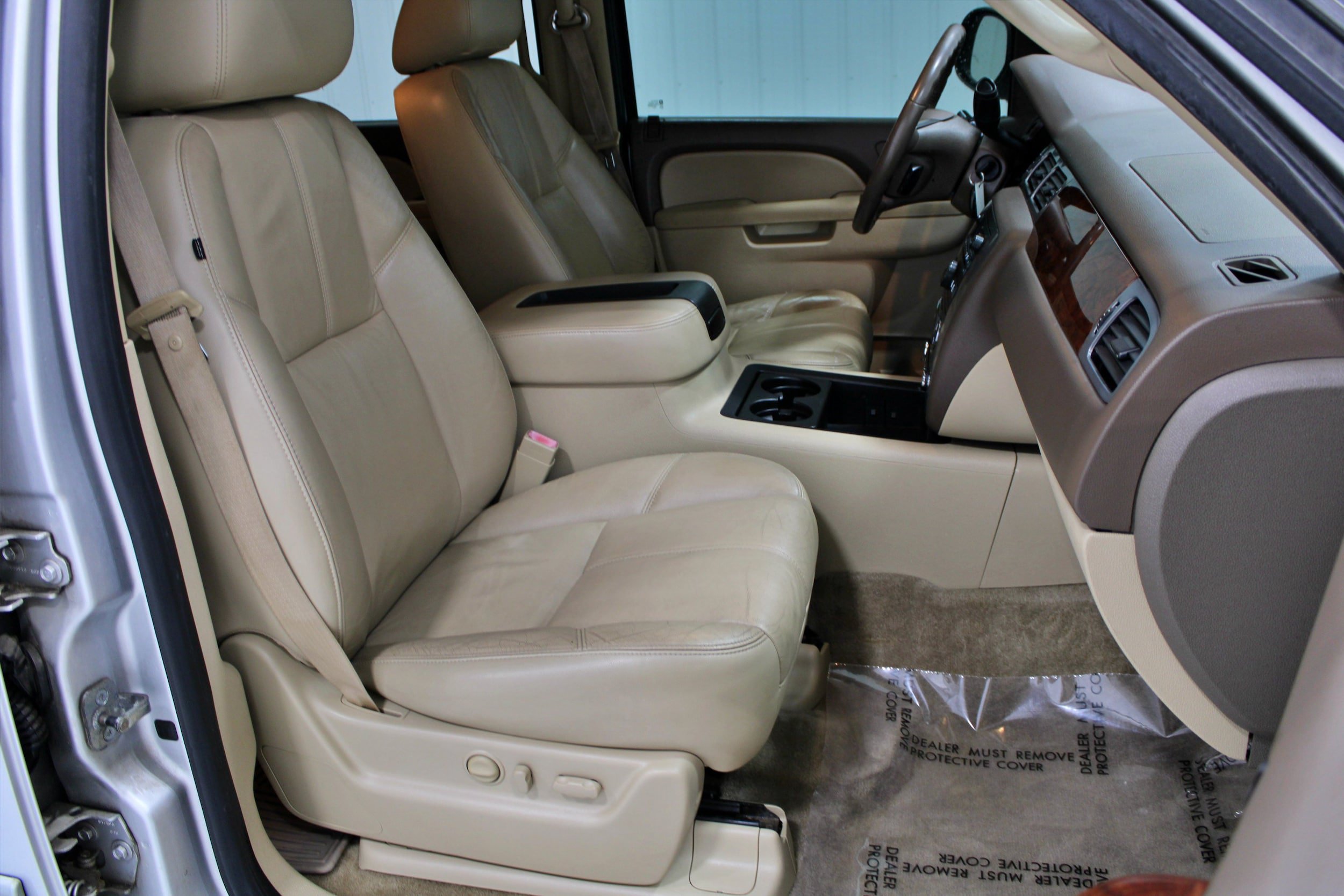 Used 2010 GMC Yukon SLT w/ SLT-2 Equipment Package AWD/4WD image 20