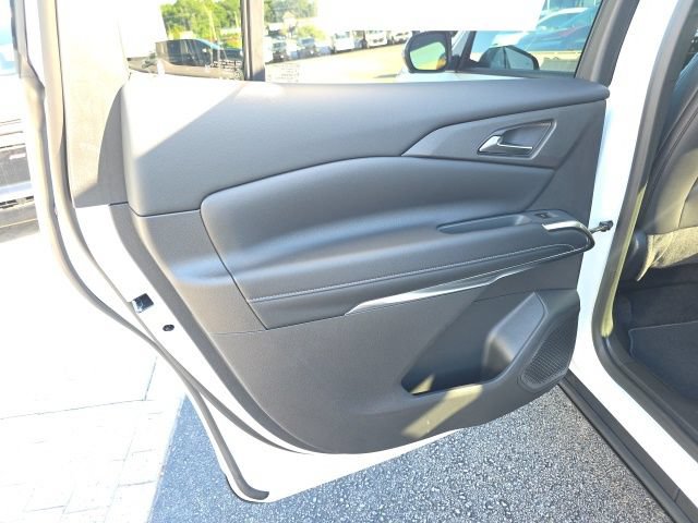 New 2027 Chevrolet Traverse LT w/ Driver Confidence Package FWD image 25