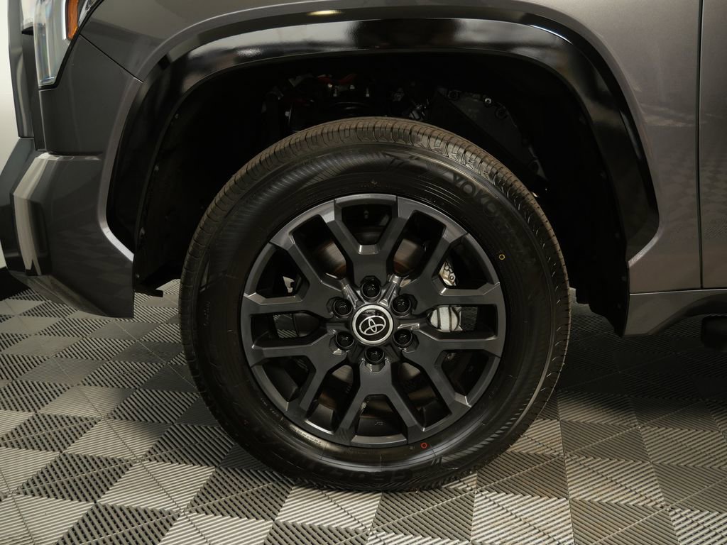 Used 2024 Toyota Tundra Platinum AWD/4WD image 10