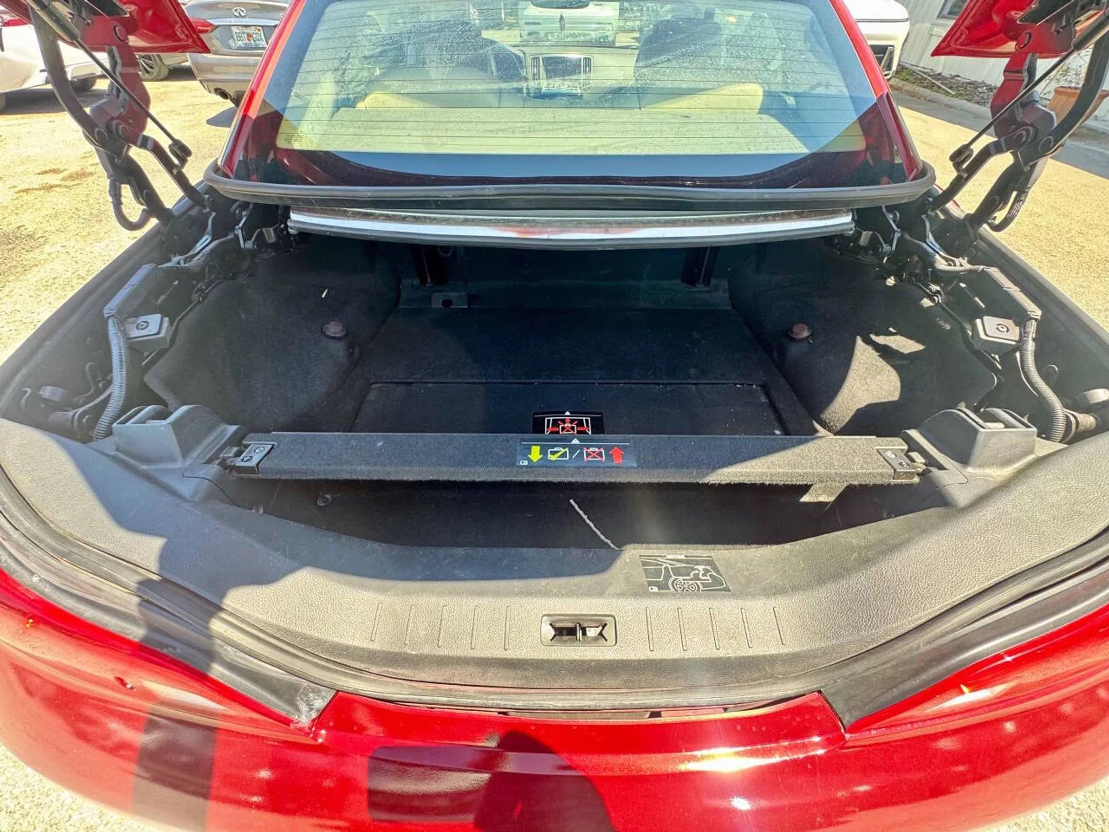 Used 2014 INFINITI Q60 Convertible w/ Premium Package RWD image 20