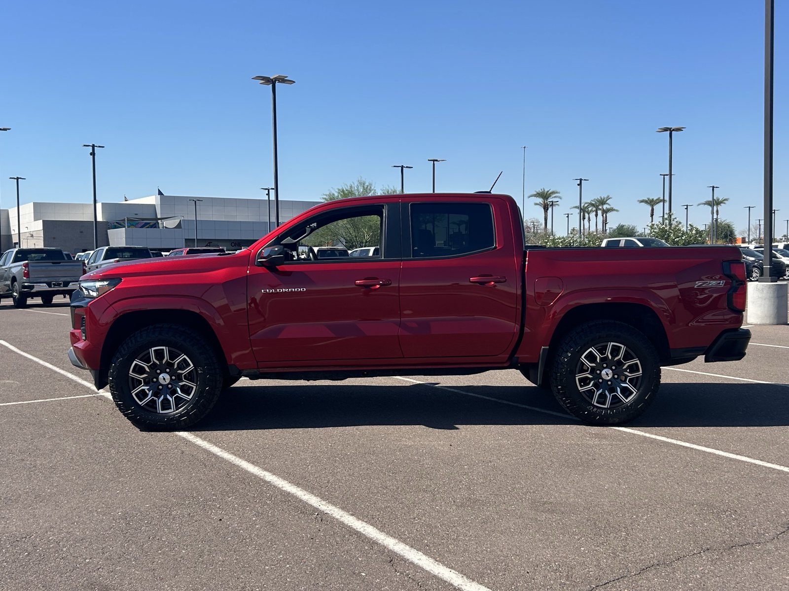 Used 2024 Chevrolet Colorado Z71 w/ Z71 Convenience Package 2 AWD/4WD image 2