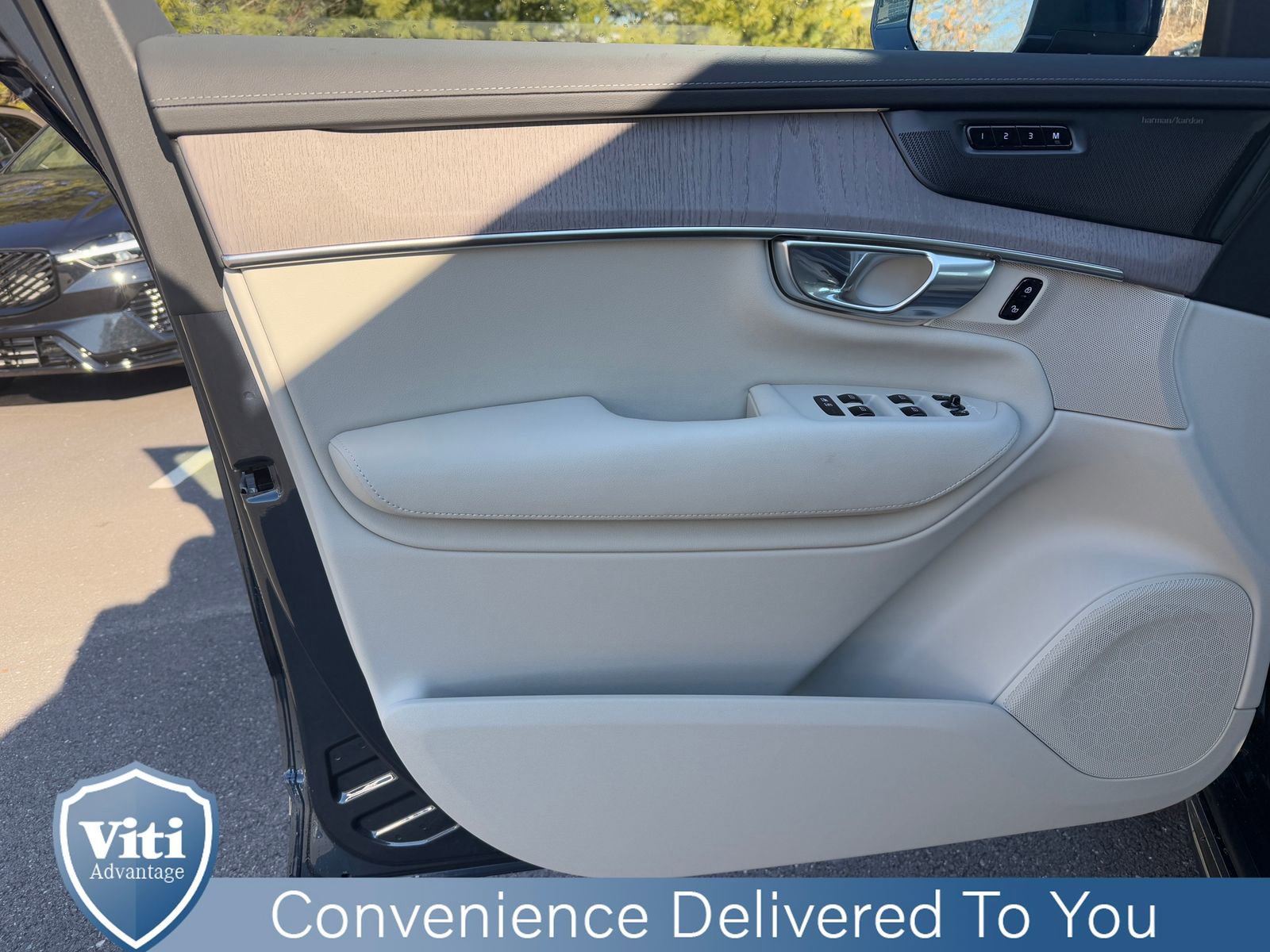 New 2026 Volvo XC90 T8 Ultra w/ Protection Package Premier image 11