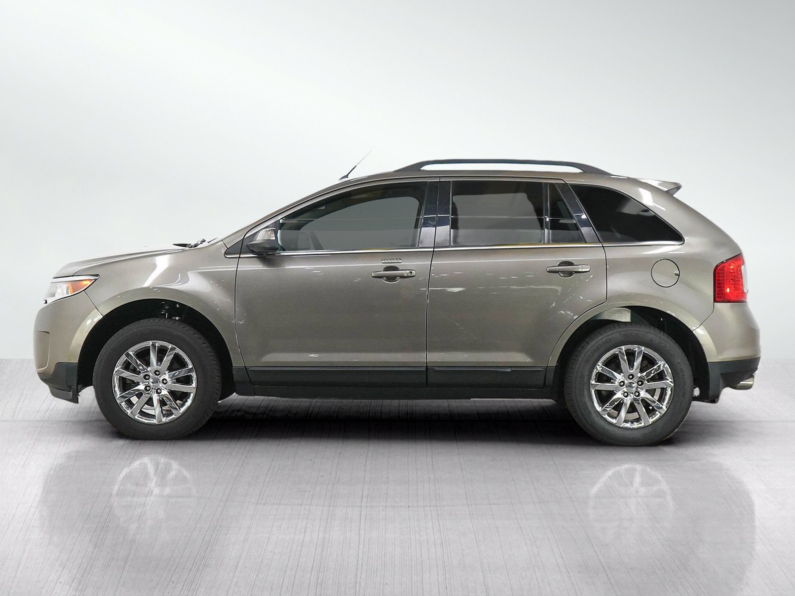 Used 2014 Ford Edge Limited FWD image 2
