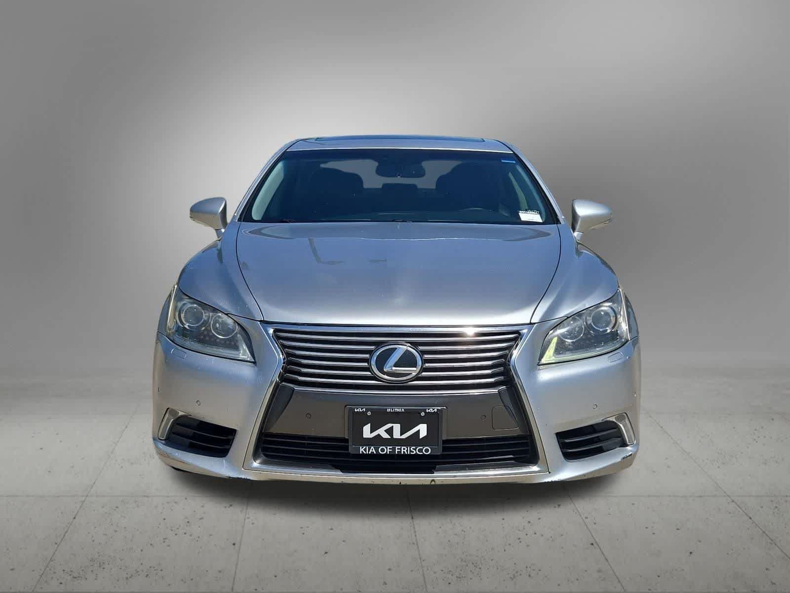 Used 2013 Lexus LS 460 w/ Comfort Pkg RWD image 9