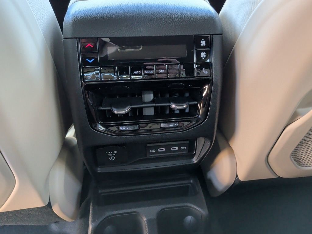 New 2026 Jeep Grand Cherokee L Limited image 44