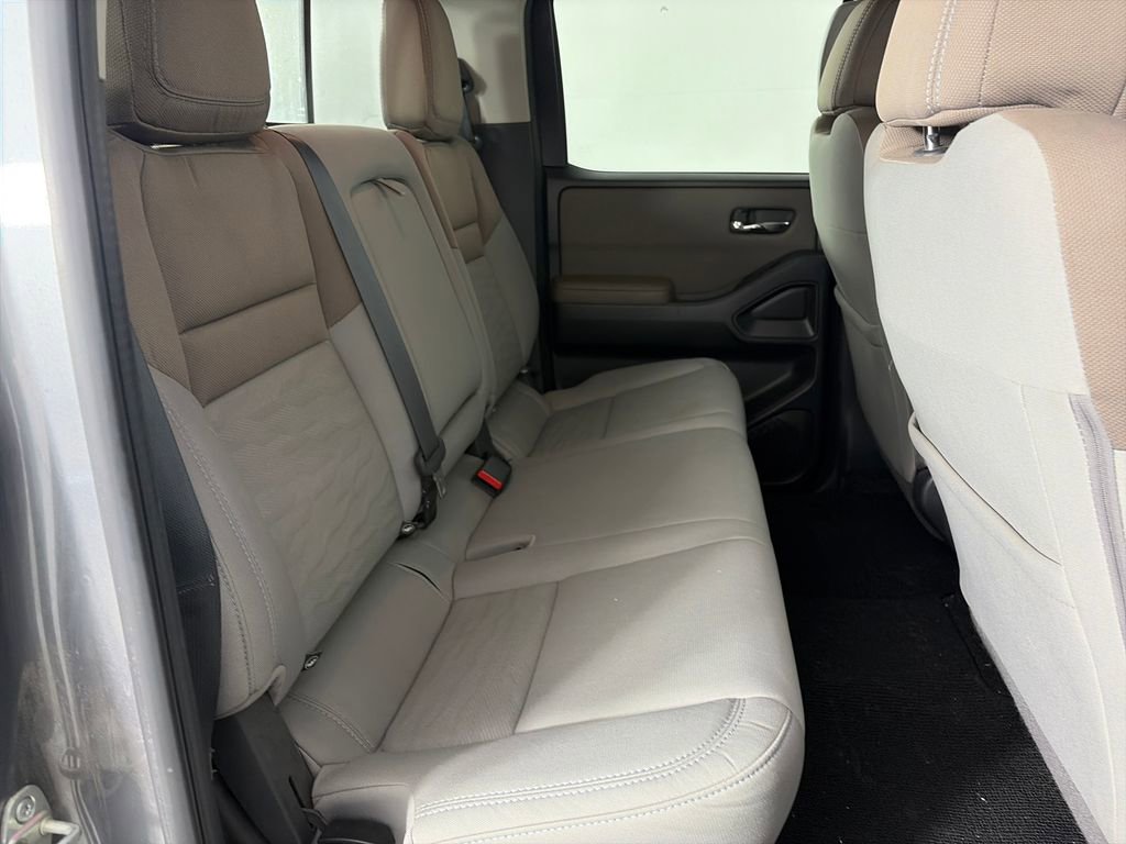 Used 2022 Nissan Frontier SV image 29