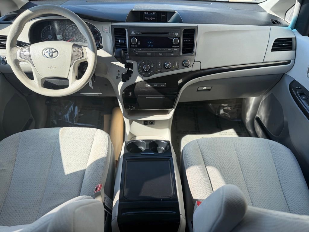 Used 2012 Toyota Sienna LE w/ Towing Pkg image 10