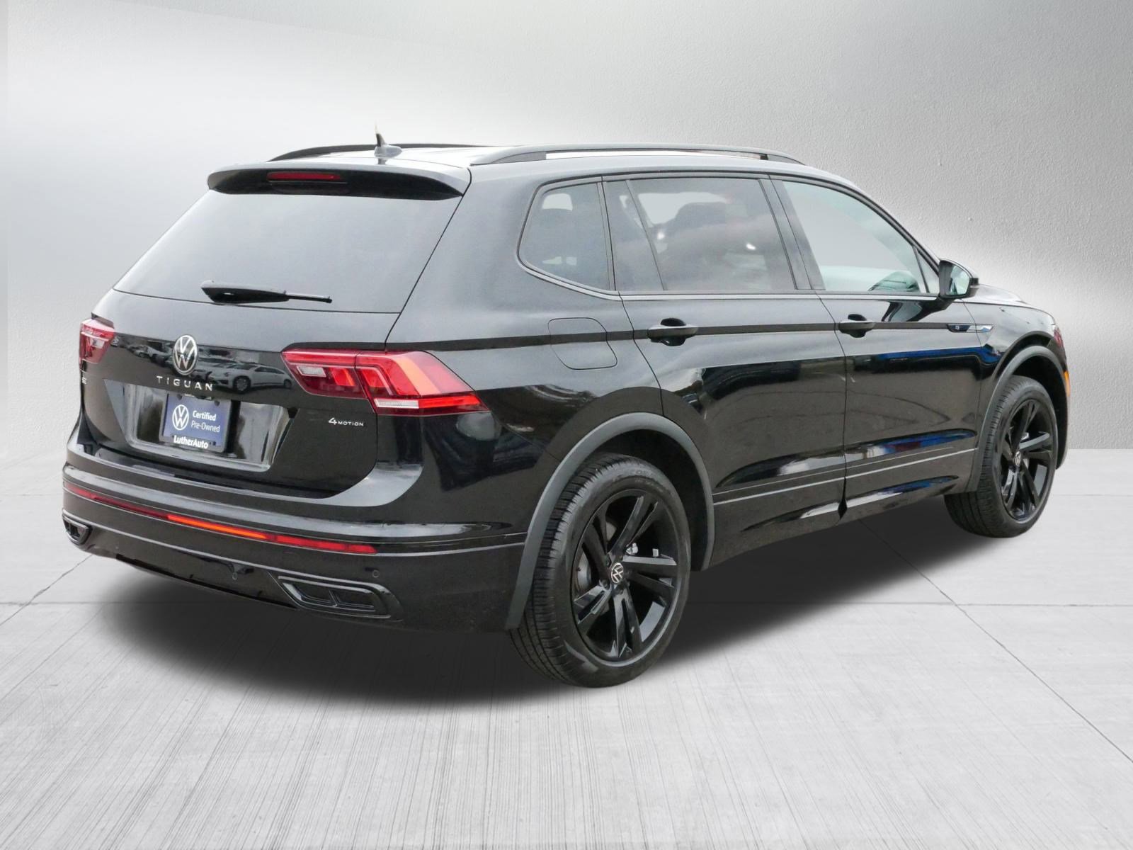 Certified 2024 Volkswagen Tiguan SE R-Line image 7