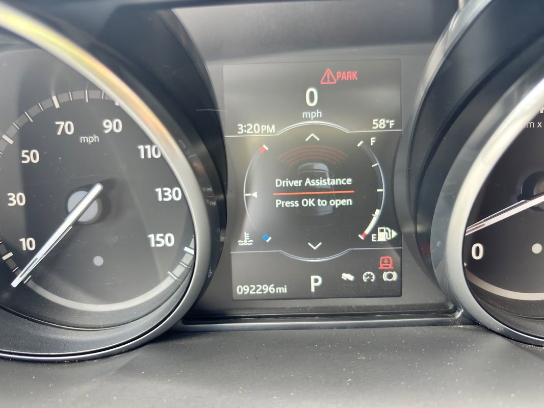 Used 2017 Land Rover Discovery HSE Luxury image 29