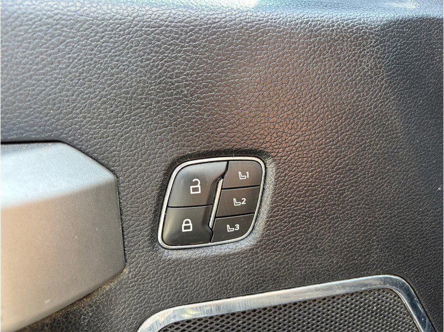 Used 2020 Ford F350 Lariat w/ Lariat Ultimate Package AWD/4WD image 24