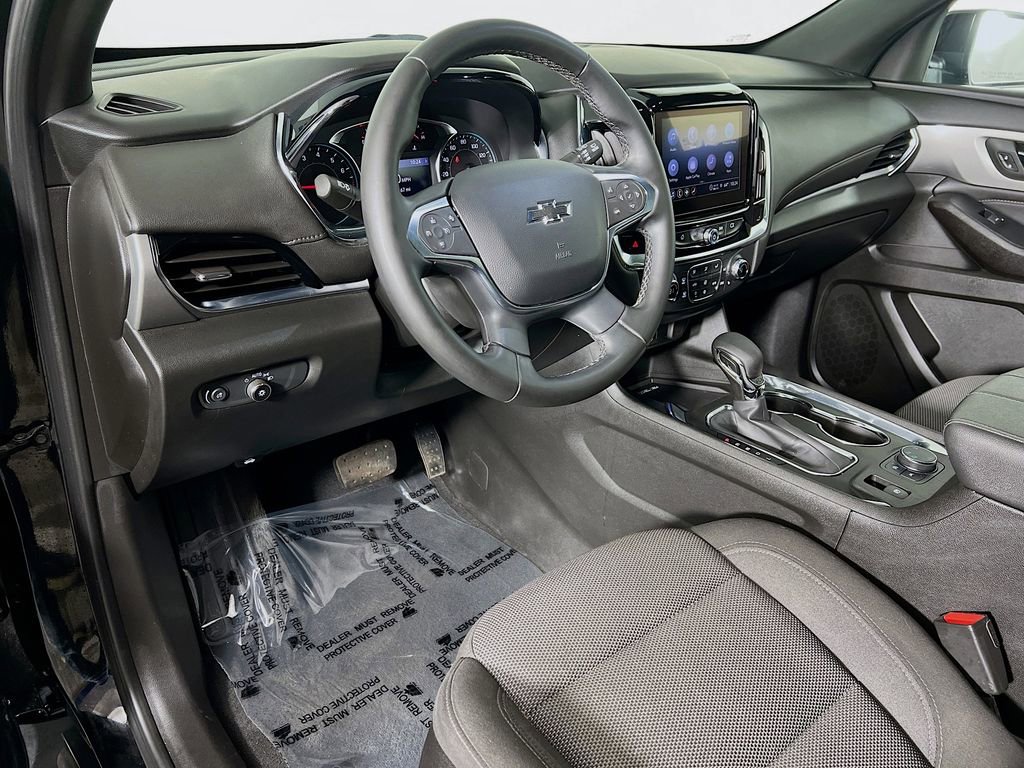 Used 2023 Chevrolet Traverse LT w/ Midnight/Sport Edition AWD/4WD image 9